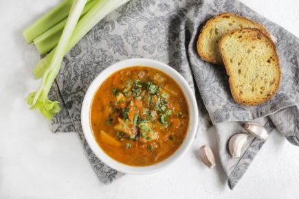 Вдохновение на кухне с овощным борщом