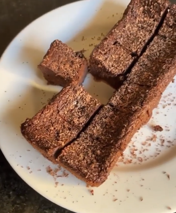 Готовим сладость без угрызений совести: удивительный брауни из трёх простых ингредиентов