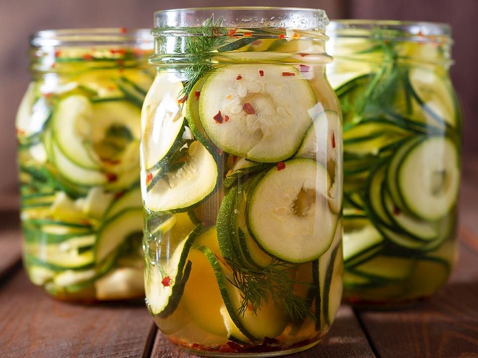 Остатки домашних солений: что нужно знать для сохранения здоровья