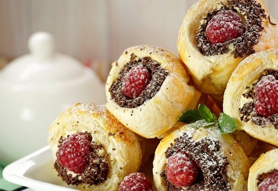 Сладкие трубочки с масляным кремом