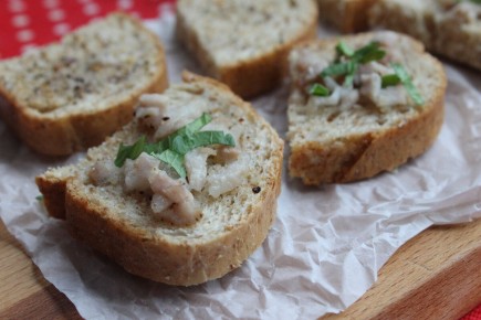 Кростини: универсальные закуски для любого случая