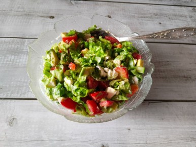 Невероятный салат с брынзой: полезный и простой рецепт