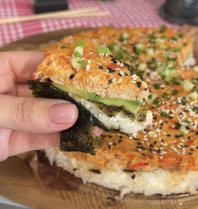 Вкусный суши-торт, который удивит ваших гостей