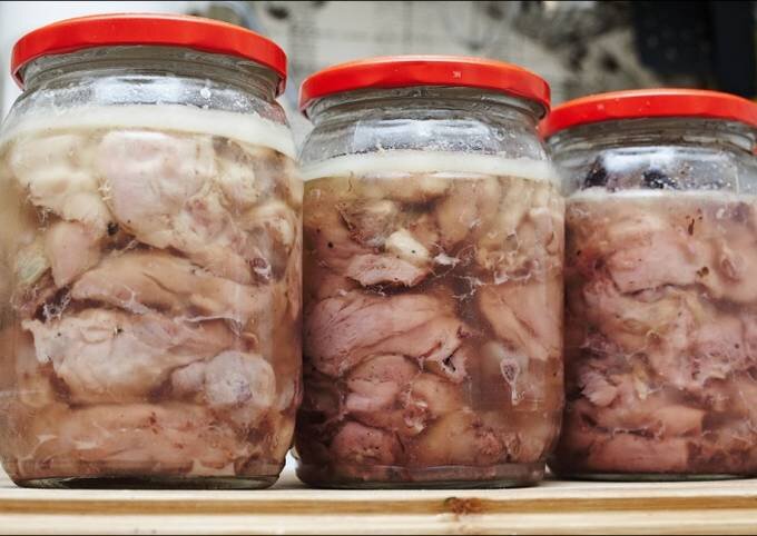 Как приготовить ароматную домашнюю тушенку из курицы: секреты и рецепты