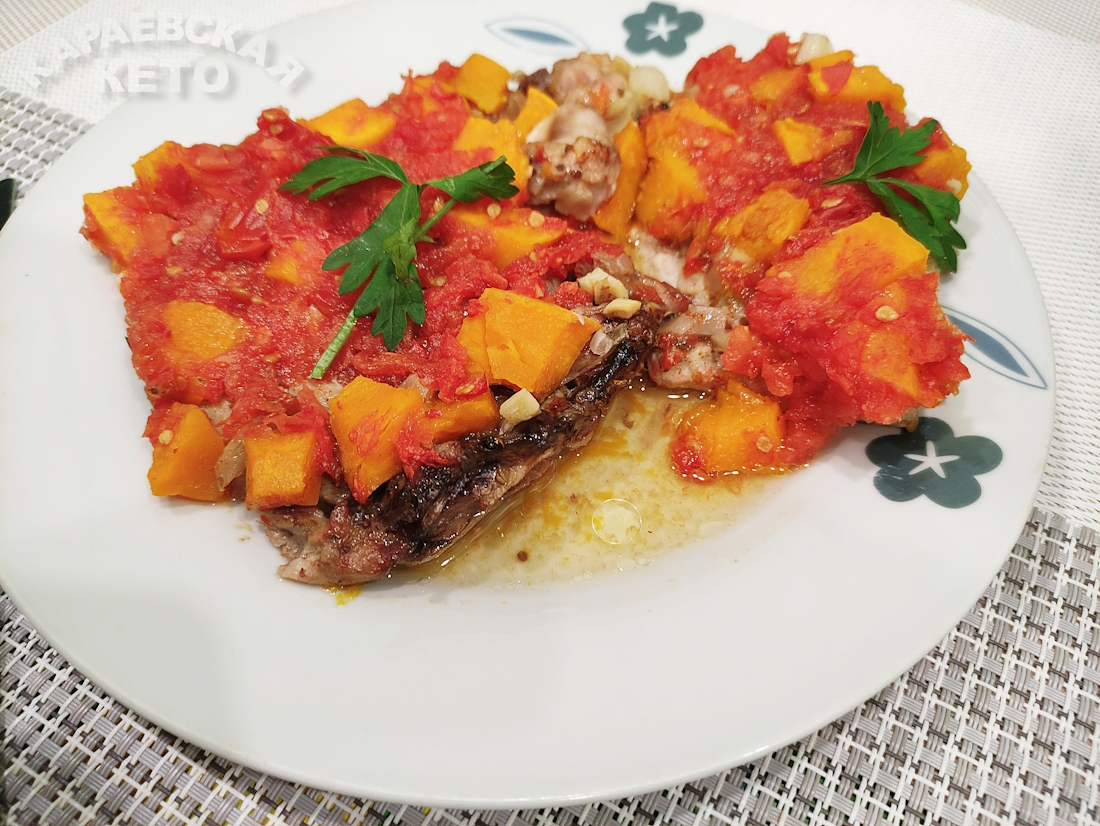 Необычное кулинарное открытие: запеченная курица с тыквой