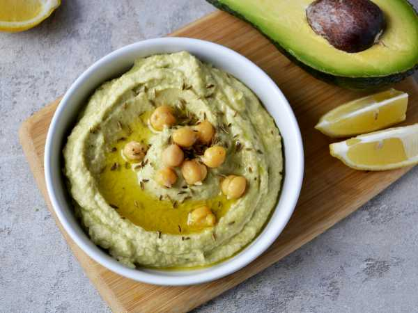 Удивительный хумус с авокадо и оливками: вкус, который запомнится