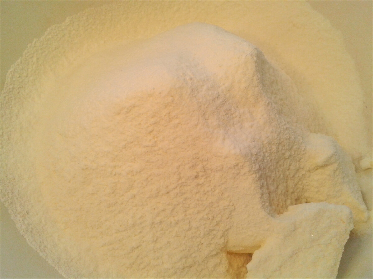 Вкусный открытый пирог с картофелем и зеленым луком: идеальное угощение для весеннего стола