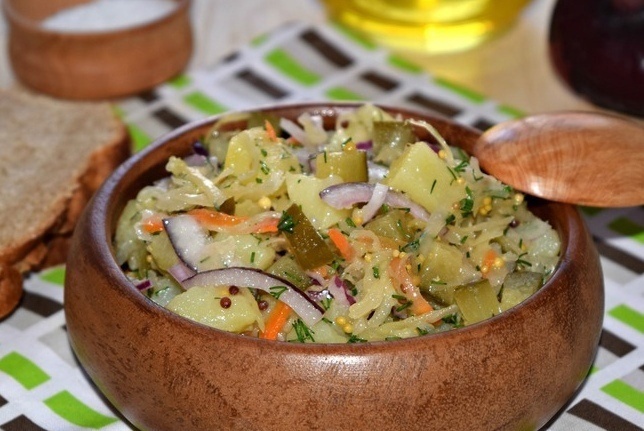 Салат из картофеля: быстрое и вкусное угощение