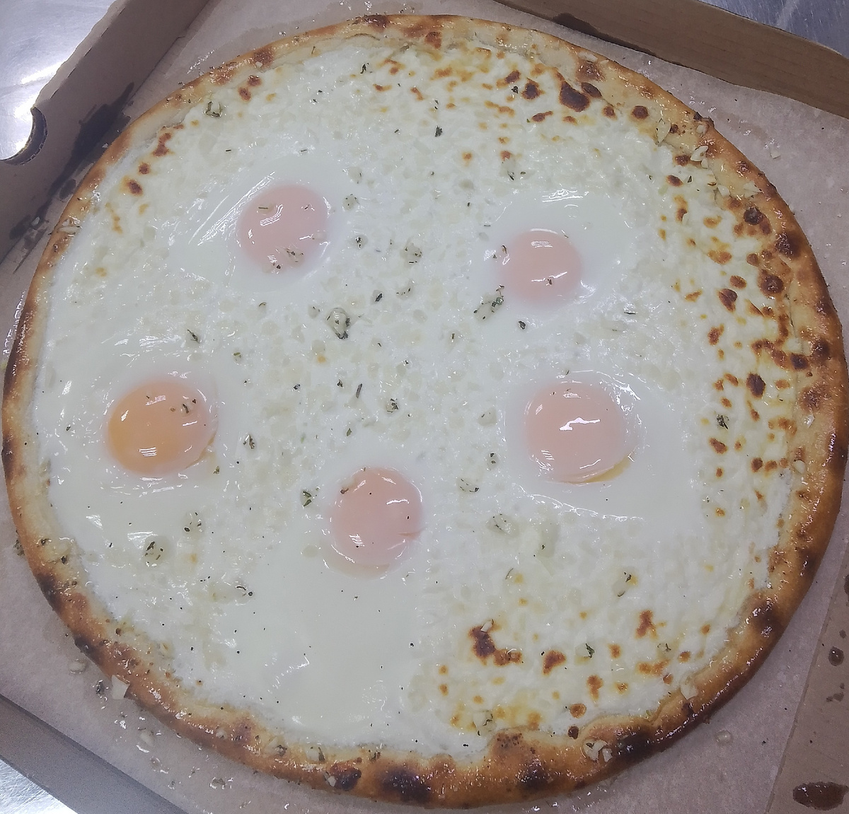 Пицца с творожно-сырной начинкой и яйцом: как приготовить идеальное блюдо