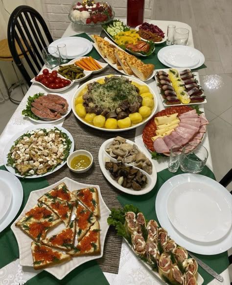 Новый взгляд на традиционные новогодние салаты