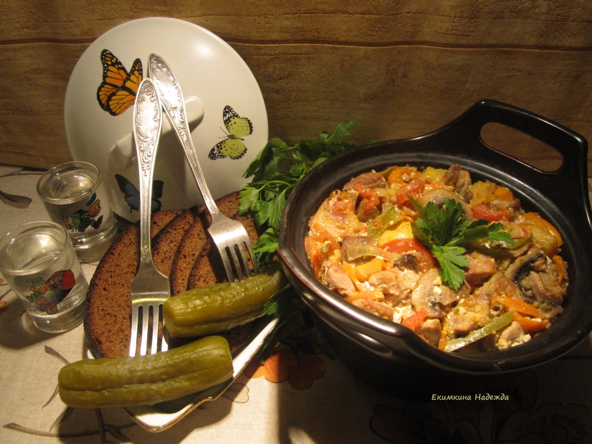 Праздничное жаркое в горшочке для настоящих мужчин