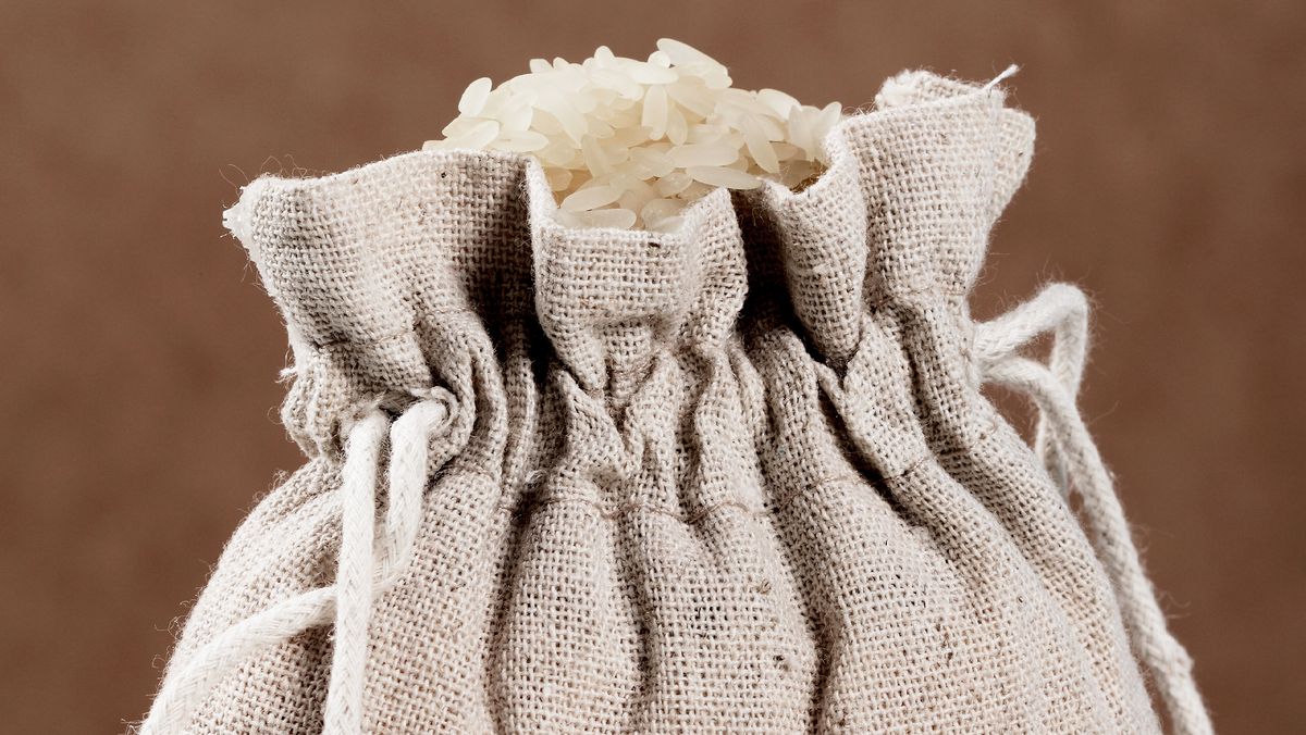 Саше с рисом: простое решение для борьбы с влагой на кухне