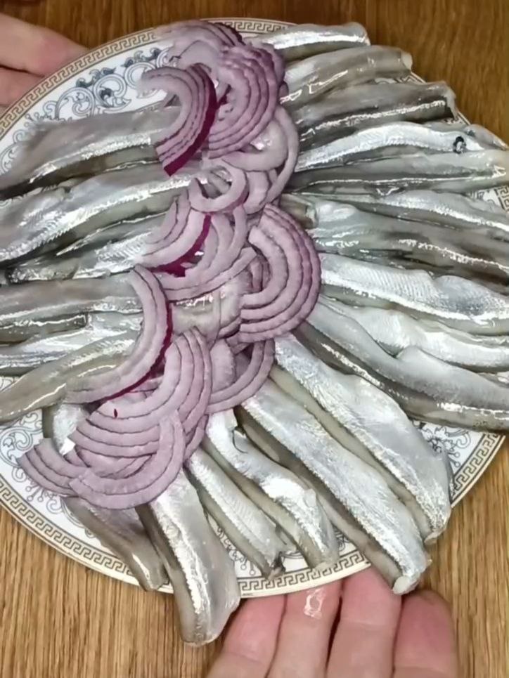 Вдохновляющий рецепт засолки мойвы: вкус, который не забудется