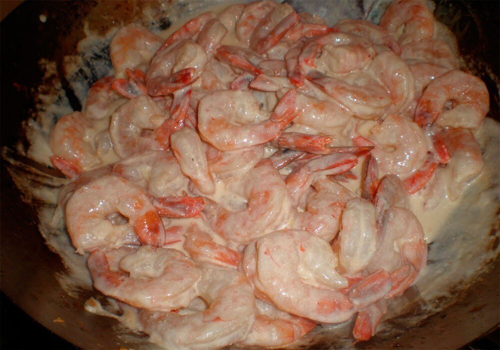 Как приготовить нежные креветки в сливочном соусе