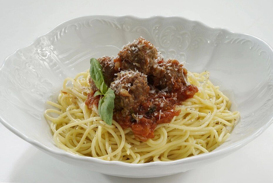 Паста с говяжьими фрикадельками