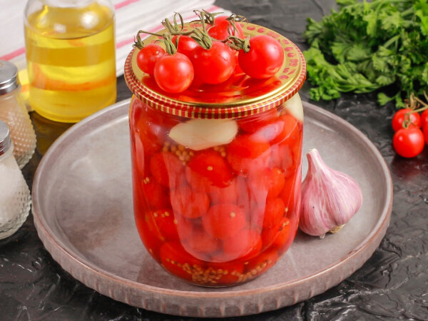 Приготовьте вкусные помидоры черри на зиму с особым акцентом