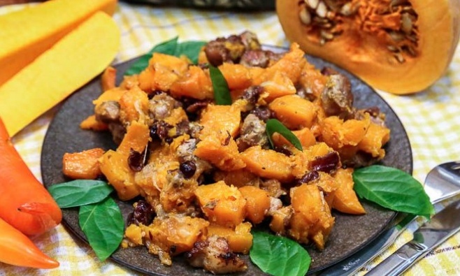 Ароматная свинина с тыквой и клювкой: просто, вкусно, вдохновляюще