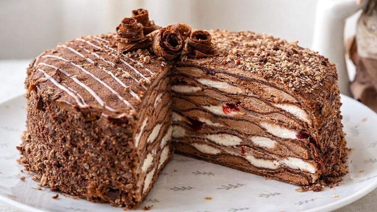 Шоколадный блинный торт с кремом: секреты идеальной сборки