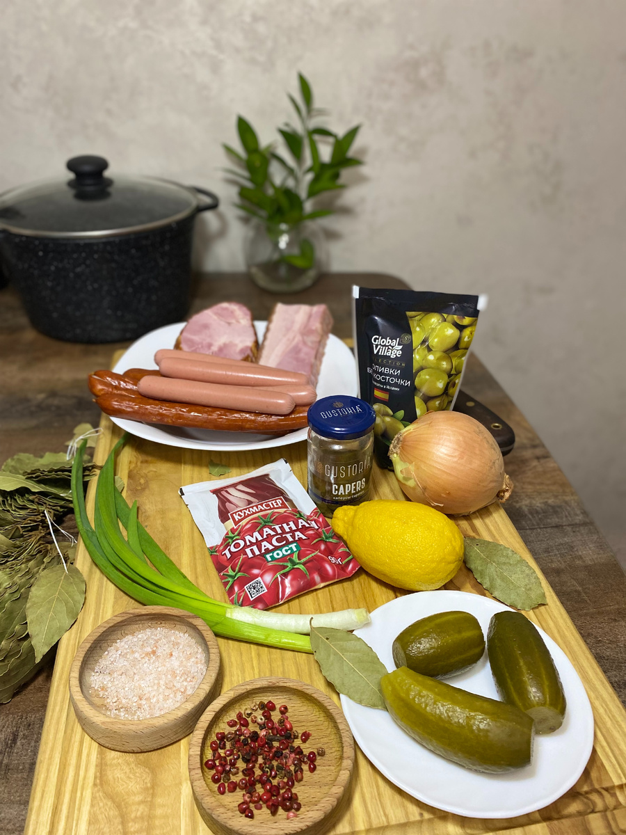 Завораживающая солянка с копчёностями: уют в каждой ложке
