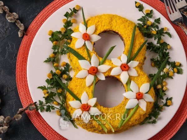 Праздничные салаты на 8 марта: готовим с любовью и фантазией