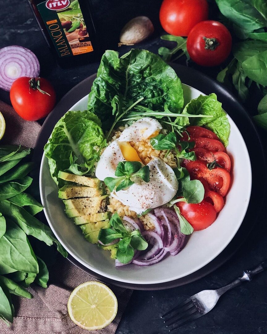 Как приготовить ланч-боул с идеальным яйцом-пашот