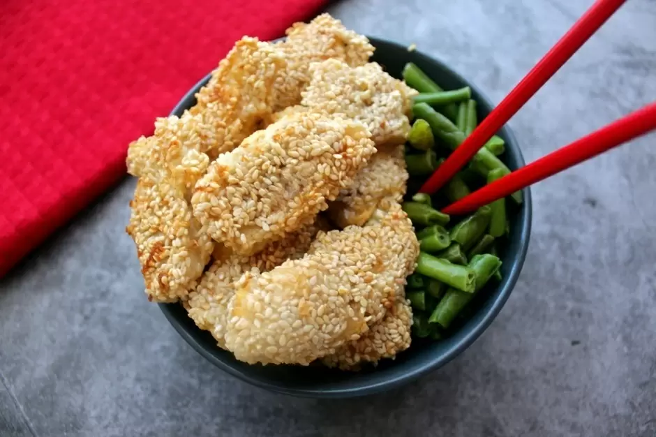 Обжаренный минтай в кунжутной корочке: быстро, просто и необычно