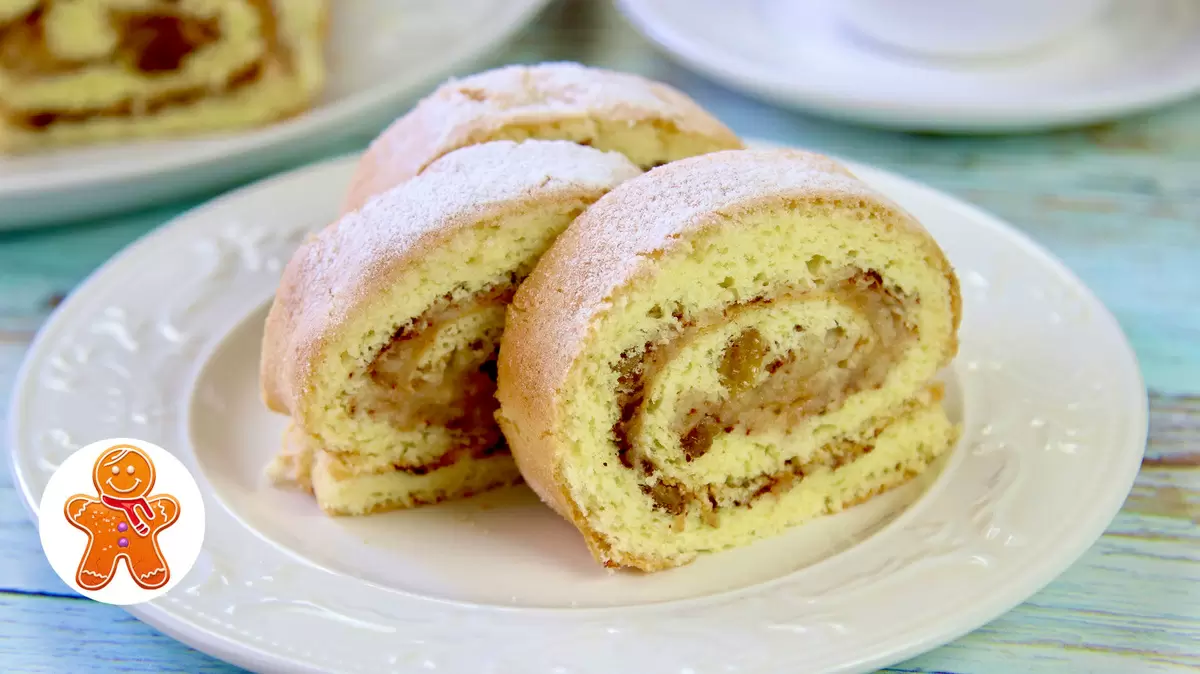 Рулет с яблоками: освеженный вариант традиционной шарлотки