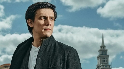 Секреты семейного счастья Леонида Бичевина: актёра, который покорил сердца зрителей