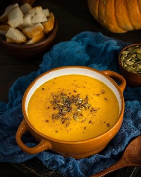 Нежный тыквенный суп с чечевицей для создания уютной атмосферы