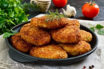 Секреты приготовления сочных куриных котлет