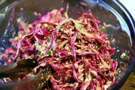 Освежающий мексиканский салат с капустой и перцем