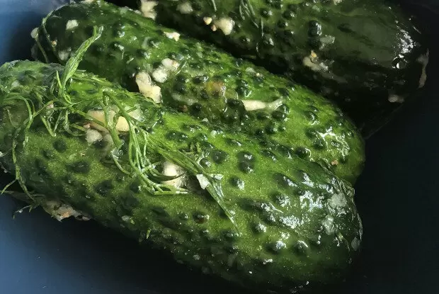 Вкусные малосольные огурцы с тмином за один час