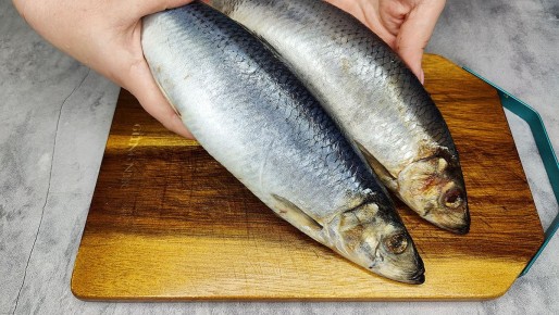 Секреты вкусной и бюджетной домашней солёной селёдки