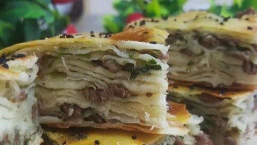 Слоистая лепёшка с фаршем: идеальный ужин для дачи