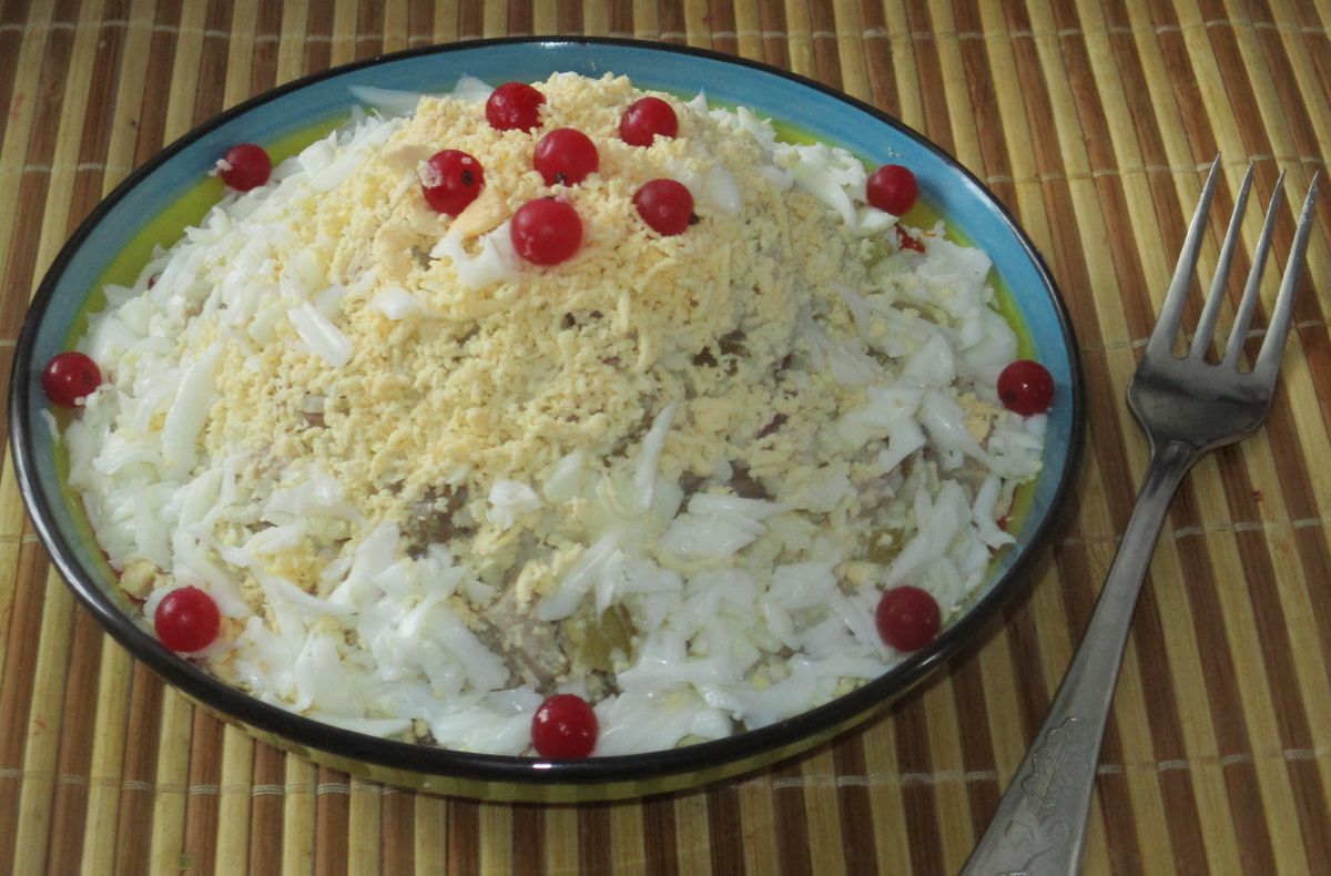 Вкусный салат с мясом и рисом: быстрое решение для ужина