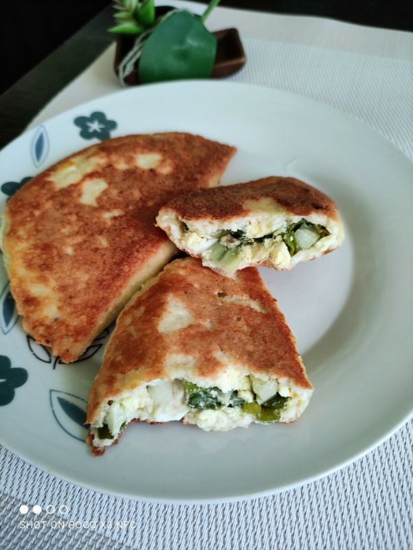 Необычные кето пирожки с луком и яйцом