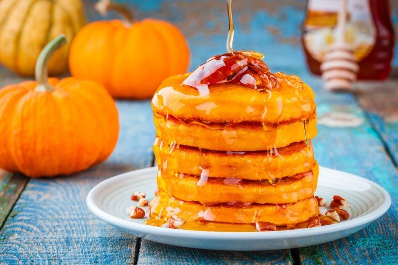 Тыквенные оладьи с творогом: ощутите вкус осени в каждом укусе