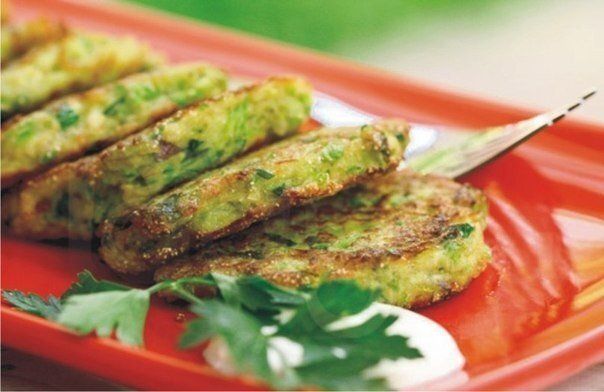 Легкие и вкусные оладьи из кабачков: идеальный выбор для любой трапезы